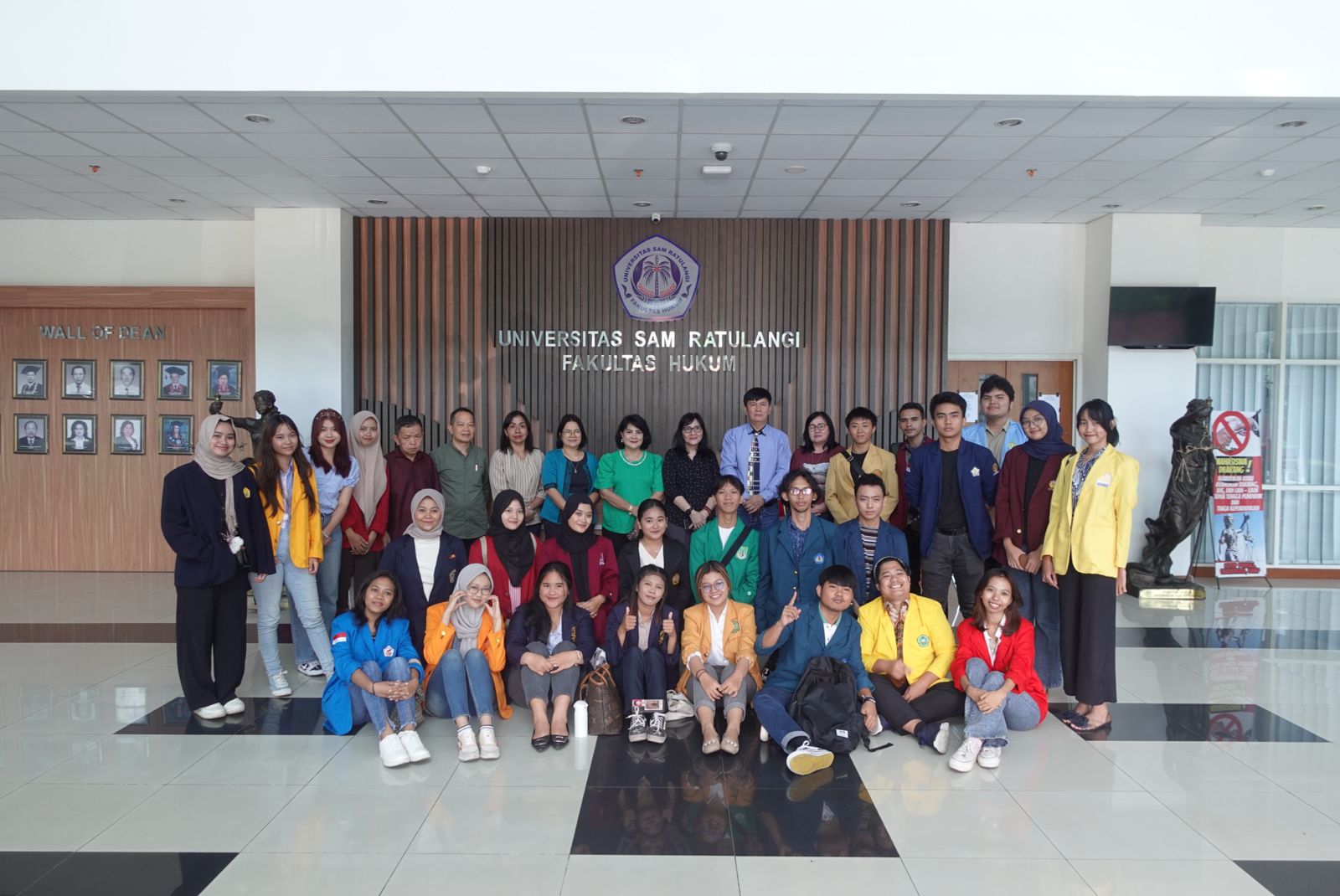 Pertemuan Mahasiswa Program Kampus Merdeka Dengan Dekan Fakultas Hukum UNSRAT
